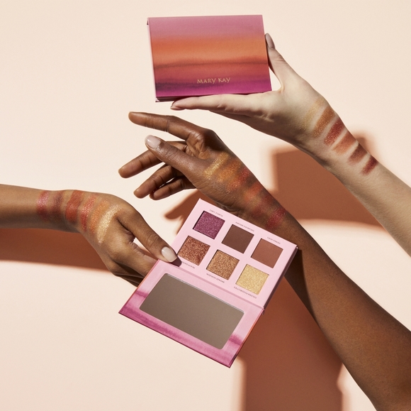 Mary Kay Warm Tones Eyeshadow palette. - Picture 4 of 4